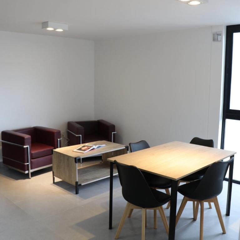 Convenient One Bedroom Condo w/ elevator - Loft - 3