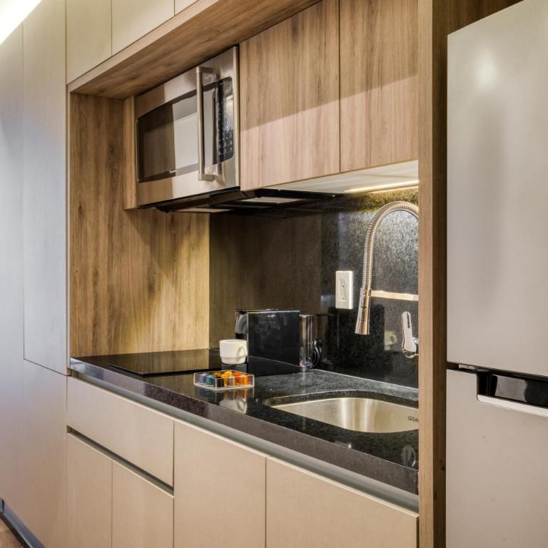 Studio Fenomenal con Balcon Priv and Rooftop whit Jacuzzi - Studio with a Private Terrace - 4