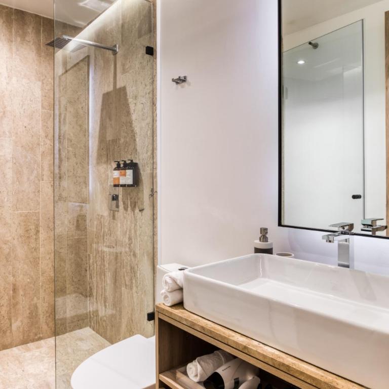 Studio Fenomenal con Balcon Priv and Rooftop whit Jacuzzi - Studio with a Private Terrace - 3