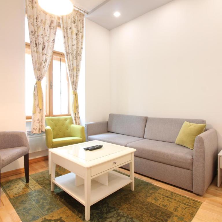 City Studio Apartment - One-Bedroom Apartment - 4