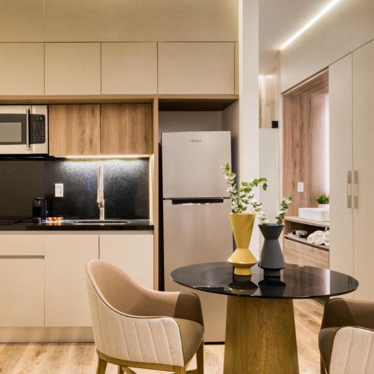 Studio Fenomenal con Balcon Priv and Rooftop whit Jacuzzi - Moliere’s Studio with a Private Balcony - 4