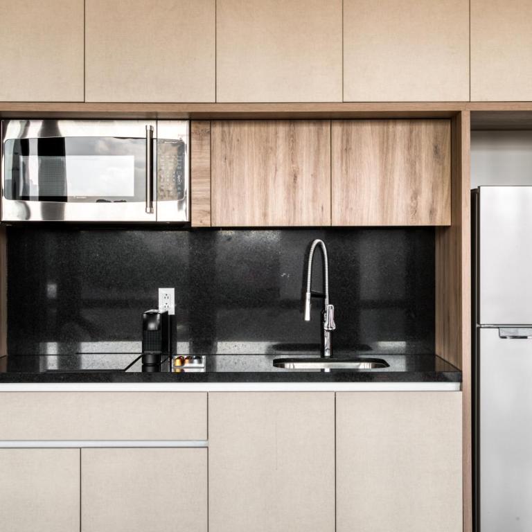 Studio Fenomenal con Balcon Priv and Rooftop whit Jacuzzi - Penthouse with a Private Jacuzzi - 4