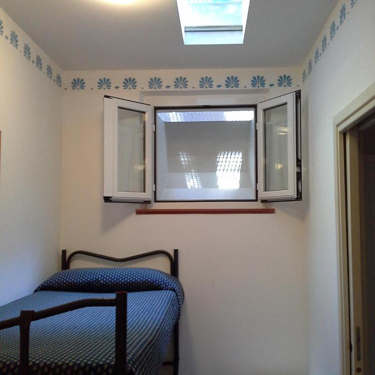 Hotel "Il Parco" B&B Sirolo - Camera Quadrupla Economy con Piccola Finestra - 2
