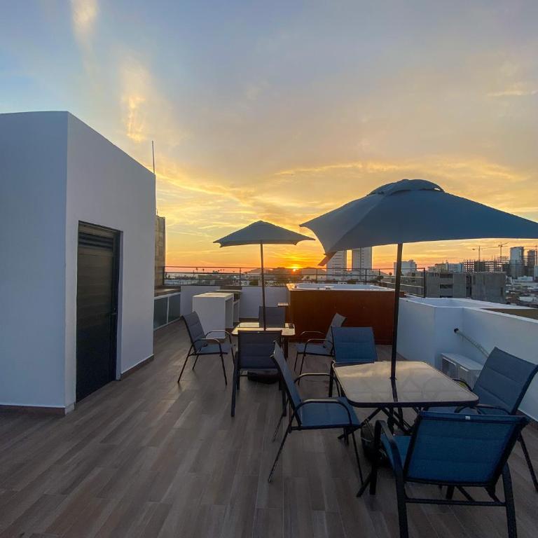Jacuzzi rooftop vista al mar 5 min malecón - Two-Bedroom Apartment - 6
