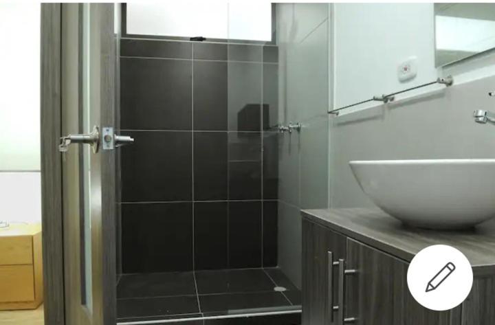 HERMOSO APARTAMENTO EN LA MEJOR Zona DE Bogotá 502 - Apartamento de 2 dormitorios - 4