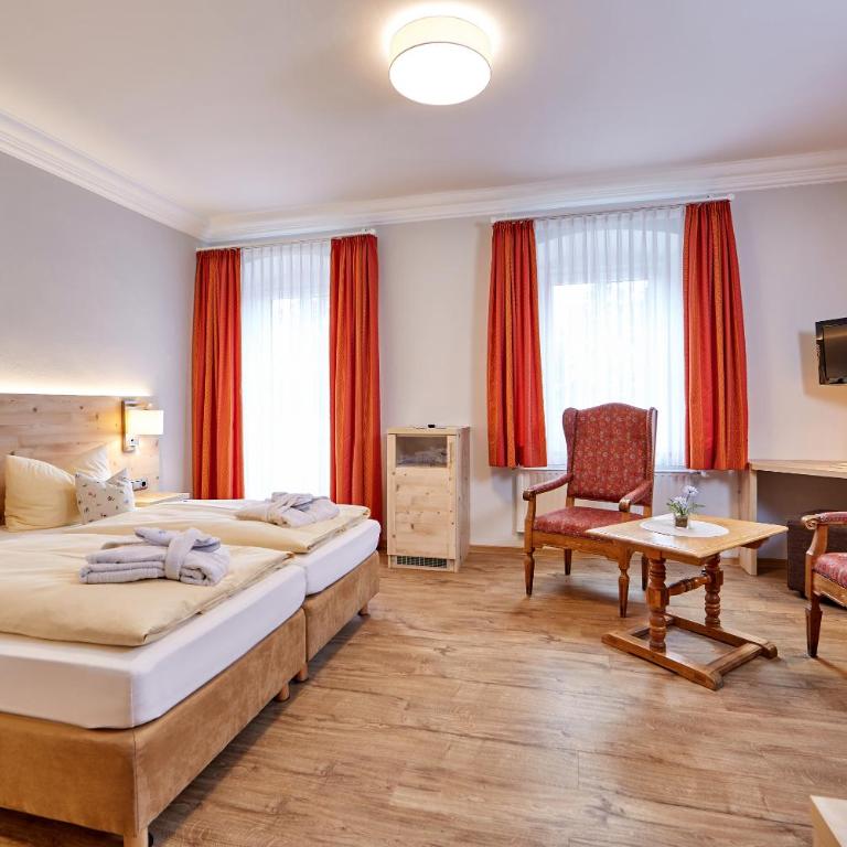 Zum Turm - Apartments und Gästezimmer - Deluxe Doppelzimmer mit Balkon - 1