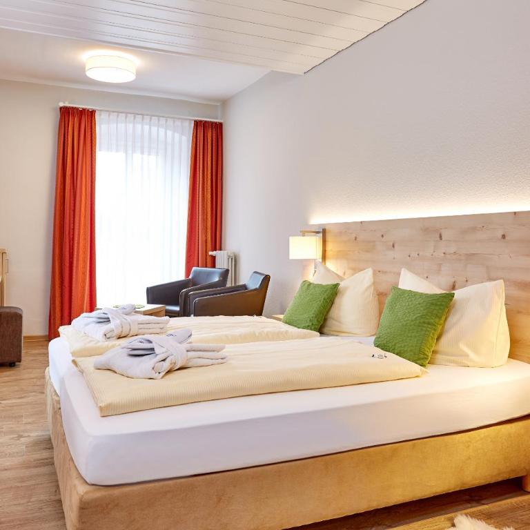 Zum Turm - Apartments und Gästezimmer - Deluxe Doppelzimmer mit Balkon - 6