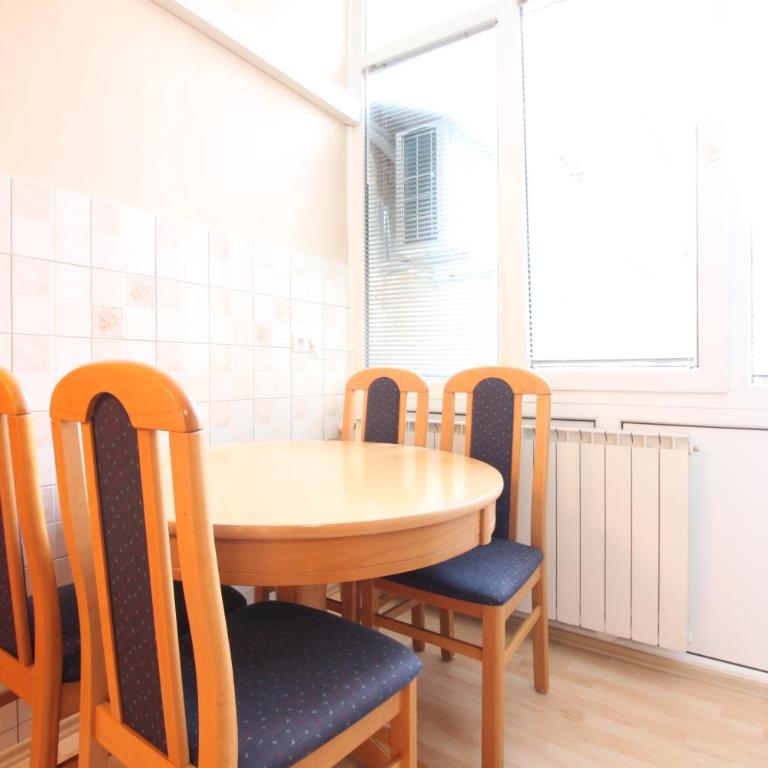 Retro Apartment - Apartman sa 2 Spavaće Sobe - 6