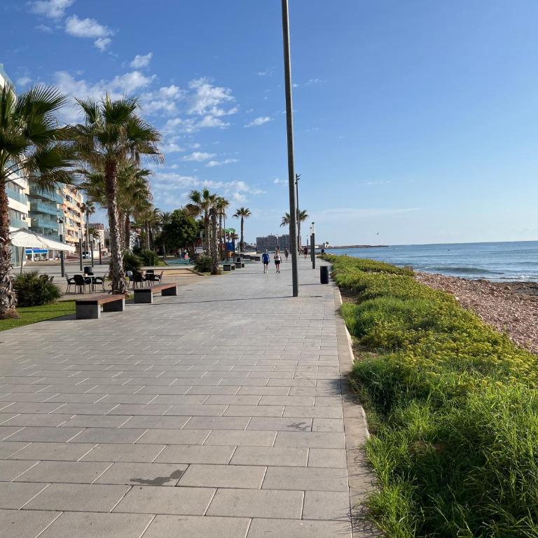 Big one bedroom apartment next to beach. - Apartamento de 1 dormitorio - 8