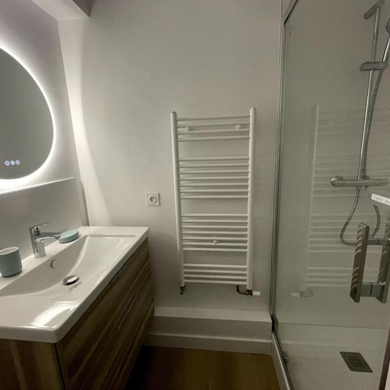 Hisse et Oh, T2 avec balcon vue port et parking - Appartement 1 Chambre - 10