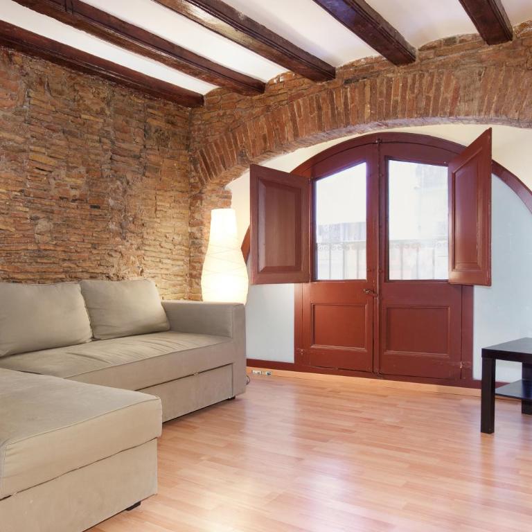 Gothic - Ramblas Apartments - Two-Bedrooms Bright Apartment with Balcony - 1