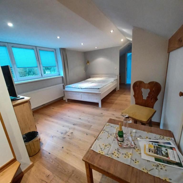 Villa Romy - 3 Gästezimmer - Doppelzimmer mit Bergblick - 8