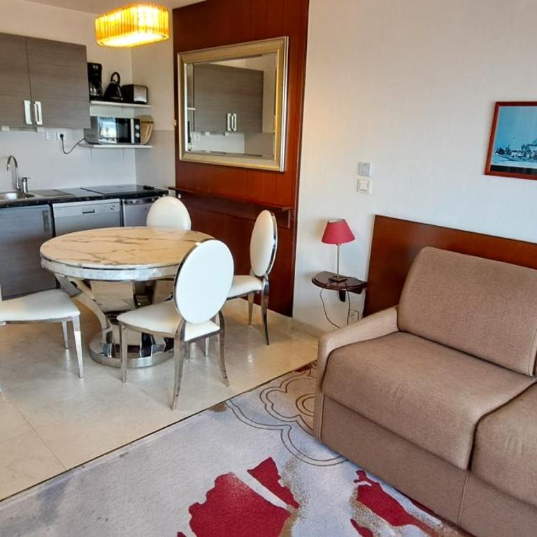 Appart'hôtel Le Trianon - Appartement (4 Adultes + 2 Enfants) - Vue sur Mer - 10
