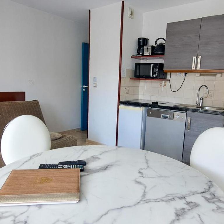 Appart'hôtel Le Trianon - Appartement 2 Pièces (4 Adultes + 2 Enfants) - 10