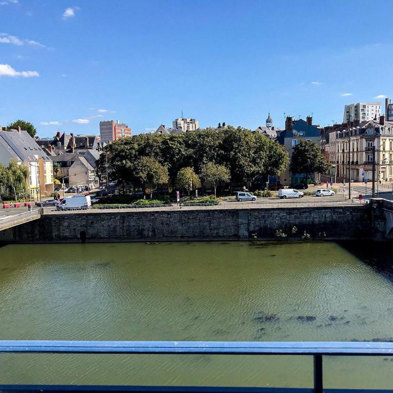 Le moderne - Beau T2 - Belle vue sur les quais - Centre - Tram - Appartement 1 Chambre - 19