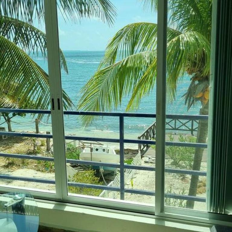 On The Beach 2 - Seaside Sunrise Haven- Sea View - One-Bedroom Apartment - 55