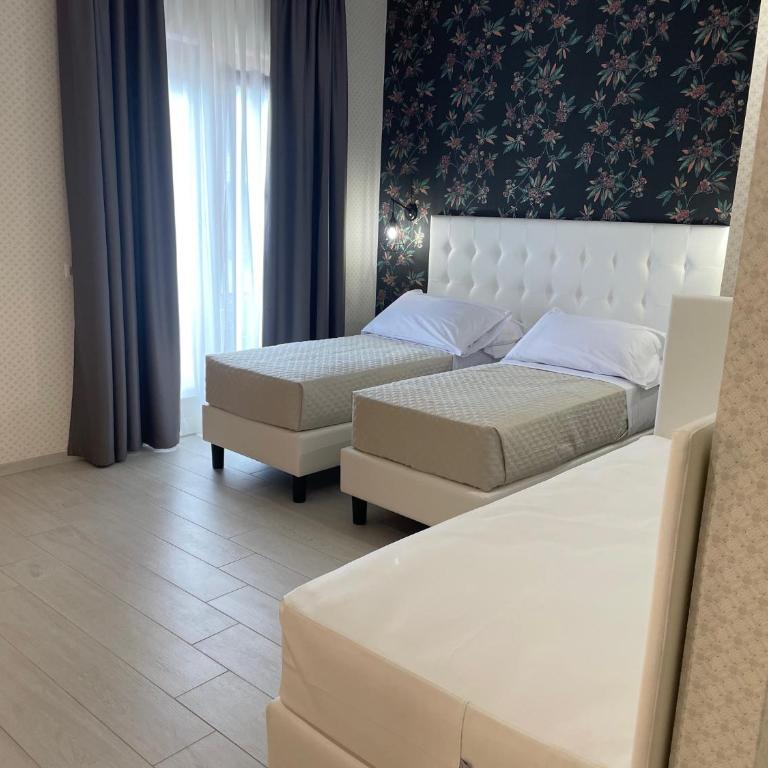 Castrichella Smart Boutique Hotel Rome Airport - Camera Tripla Deluxe - 2