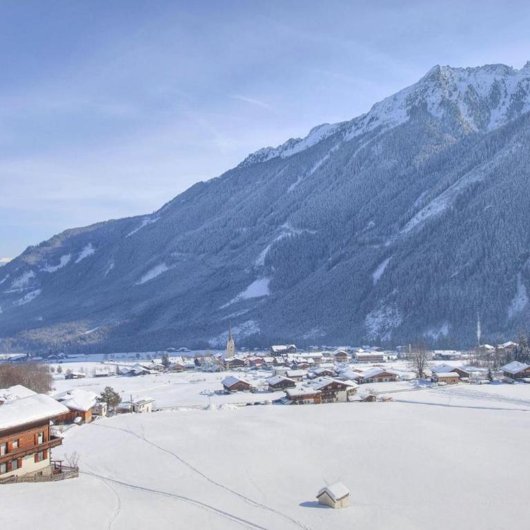 House in Krimml near Waterfalls & Hiking Trails - Apartment mit 2 Schlafzimmern - 36
