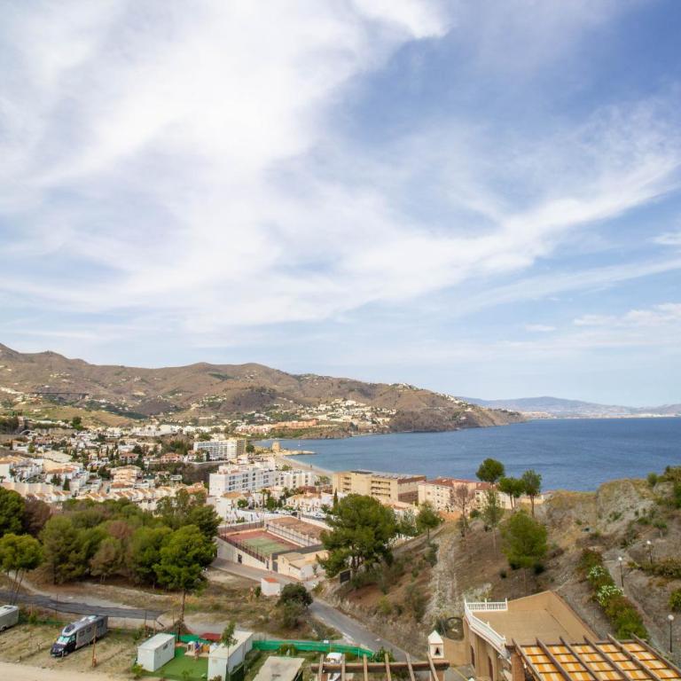 RentitSpain - Almuñecar - Vistas Increíbles al mar en Apartamentos Lambda - Apartamento de 3 dormitorios - 5