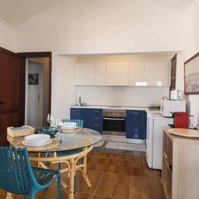 Villa Salada on the Ocean Shore - Three-Bedroom House - 17