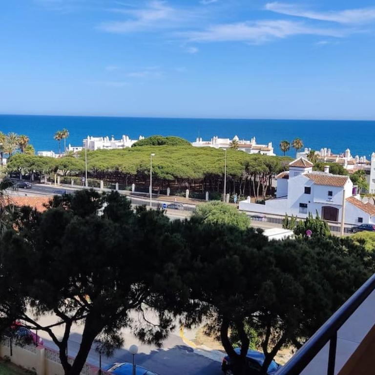 Calahonda Beach Brand new studio oceanfront - Apartamento Estudio - 52