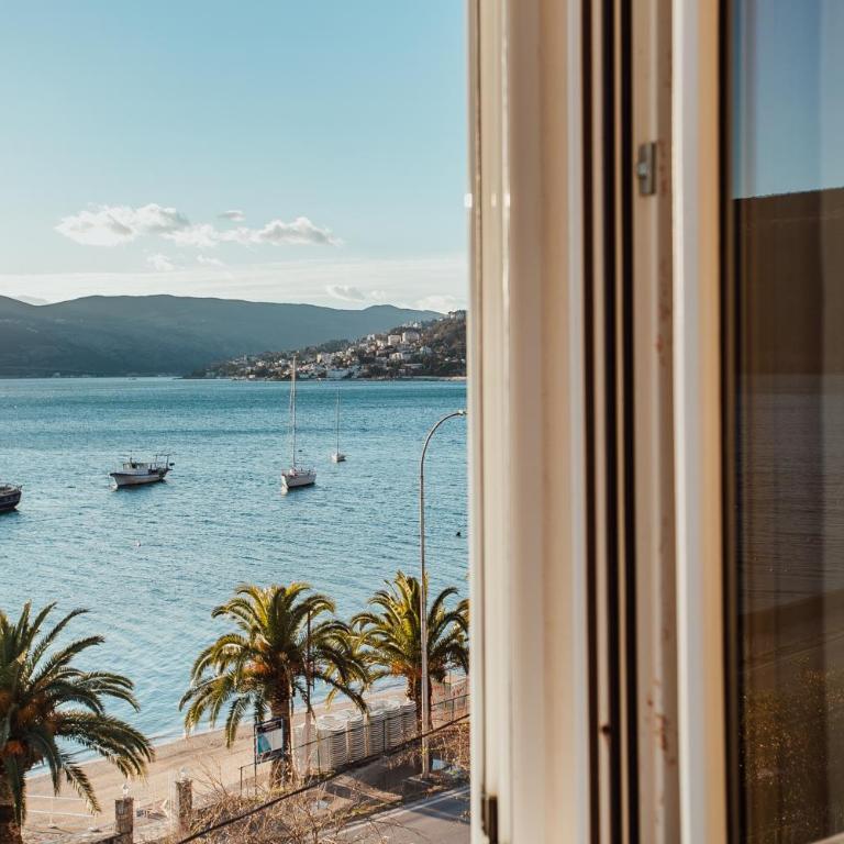 SunnyCoastVilla - Villa with Private Pool - 28