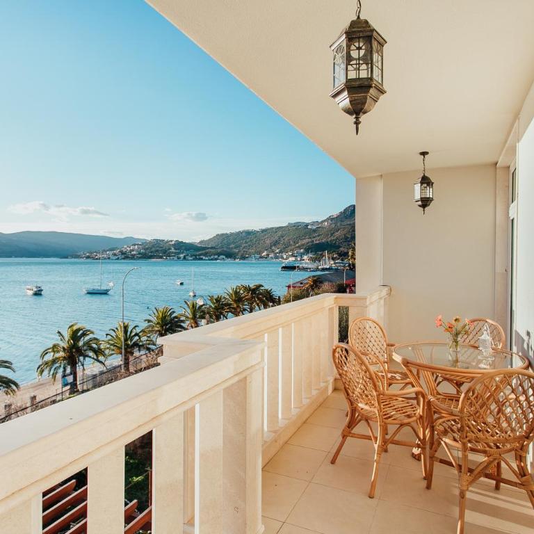 SunnyCoastVilla - Villa with Private Pool - 29