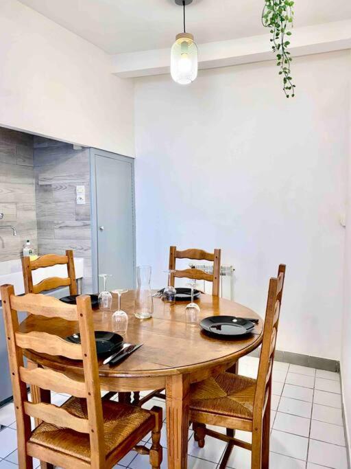 2 T2 proche place Carnot BOX A BAGAGES GRATUITS - Appartement 1 Chambre - 3