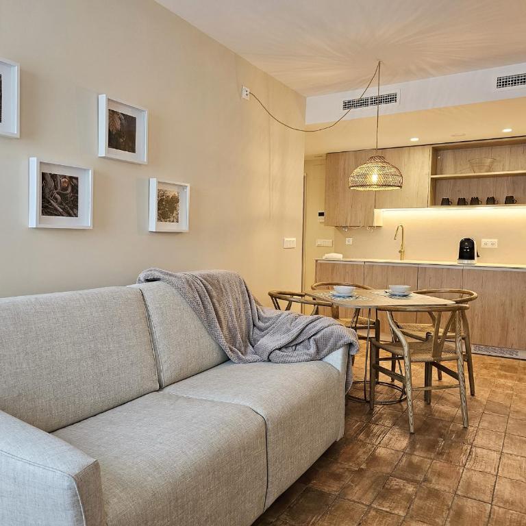 Apartamentos Las Ciencias - Apartamento con balcón - 5