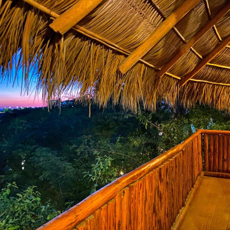 Palm Valley Cabins - Family Room with Balcony - 1