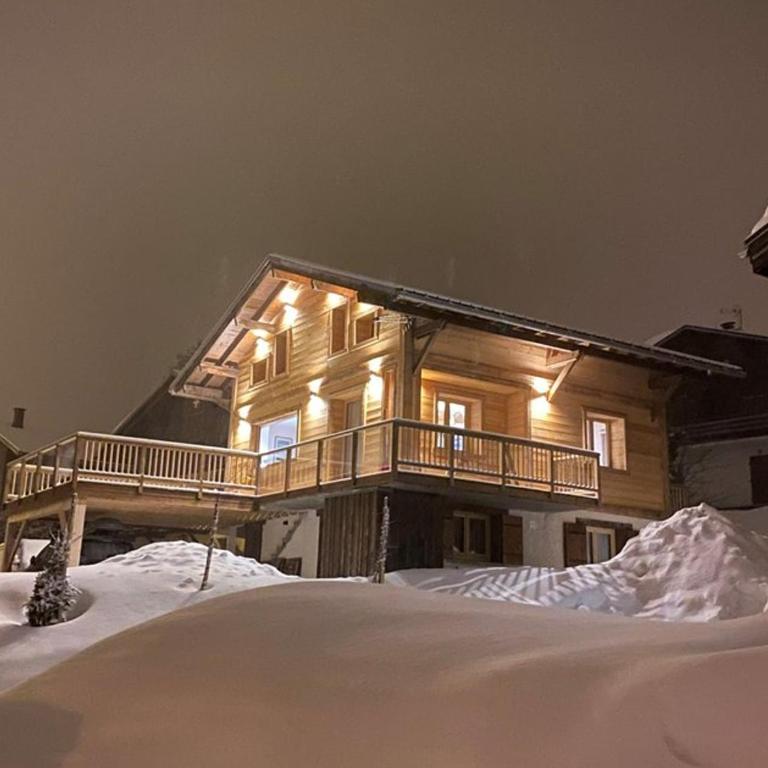 Chalet rénové pour 12 pers., à 100m des pistes, 300m des commerces, terrasses et parking inclus - Chalet 3 Chambres - 2