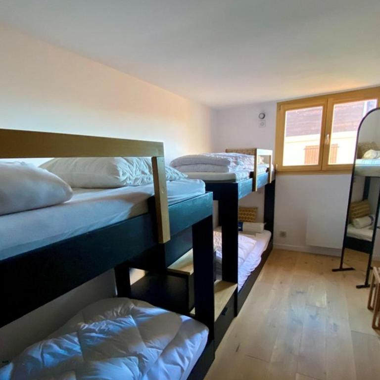Chalet rénové pour 12 pers., à 100m des pistes, 300m des commerces, terrasses et parking inclus - Chalet 3 Chambres - 7