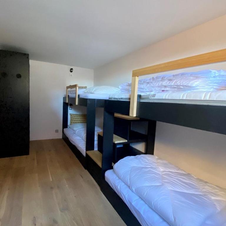 Chalet rénové pour 12 pers., à 100m des pistes, 300m des commerces, terrasses et parking inclus - Chalet 3 Chambres - 8