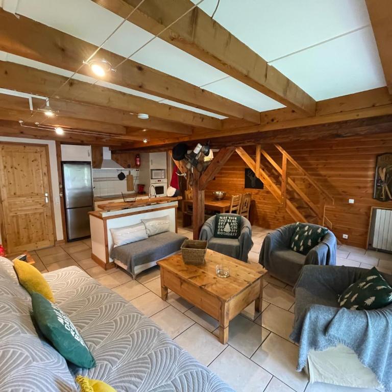 Le CHAL HEUREUX bel appartement dans vieille ferme de montagne rénovée - Appartamento - 1