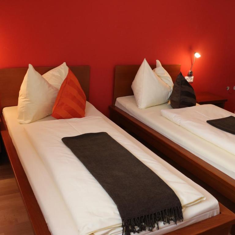 Hotel Checkin - Doppel- oder Zweibettzimmer - 8