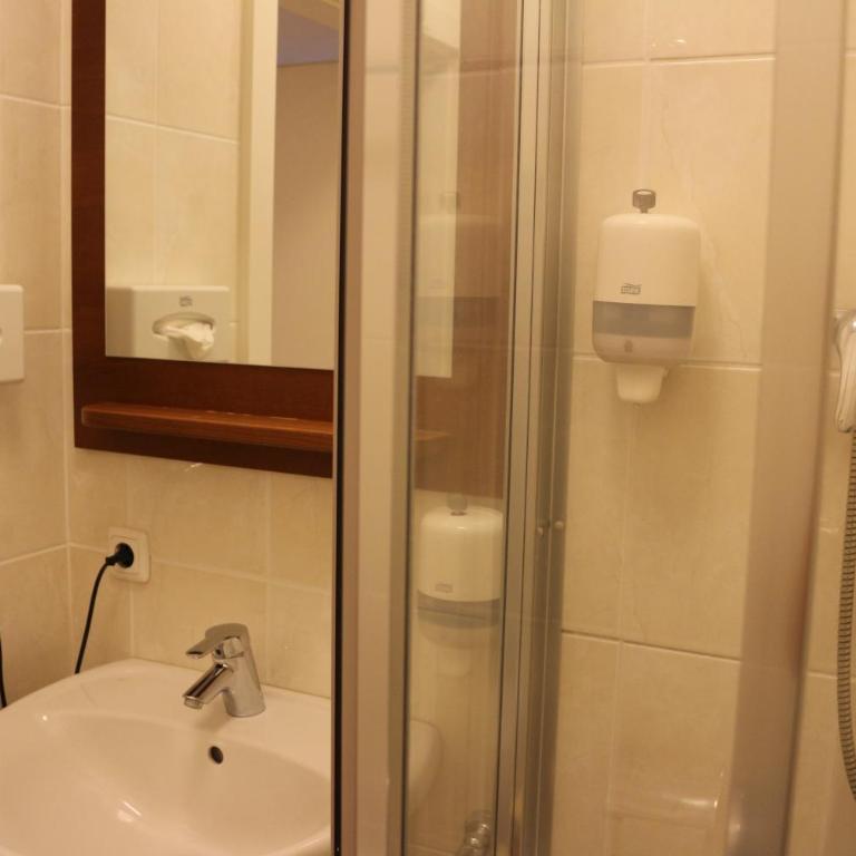 Hotel Checkin - Einzelzimmer - 1