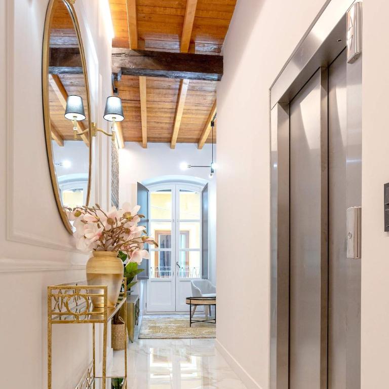 Genteel Home Catedral Granada - Superior Apartment - 18
