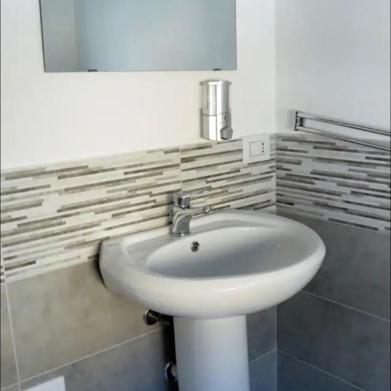 Piccola Flo rooms - Double Room with Private Bathroom - 8