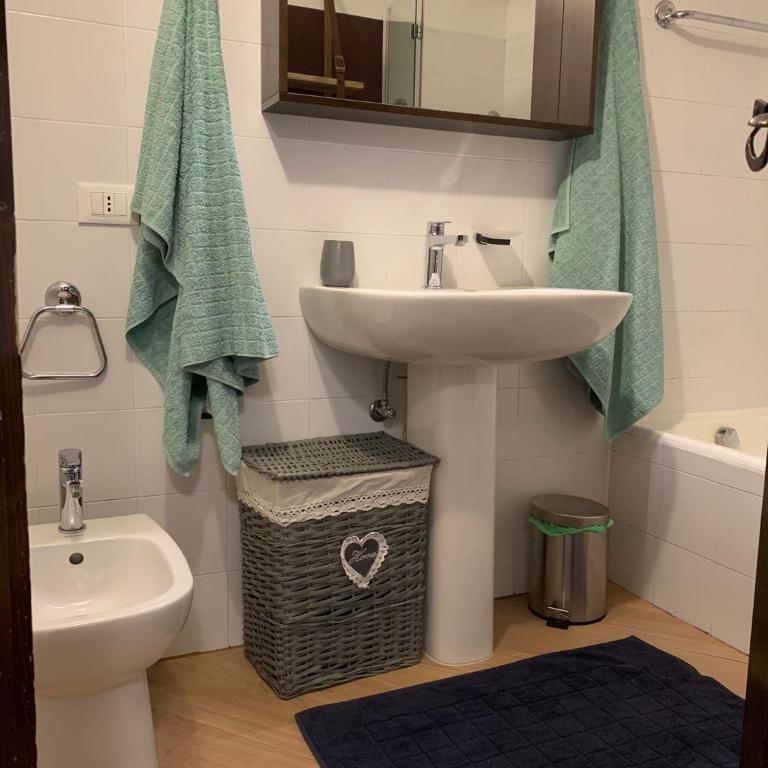 SPINALE casa in centro, arrivi con gli sci! SANIFICAZIONE A VAPORE - Appartamento con Vista Giardino - 16