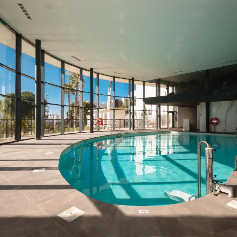 Magnificent apartment, close to the beach, in Estepona - Two-Bedroom Apartment - 14
