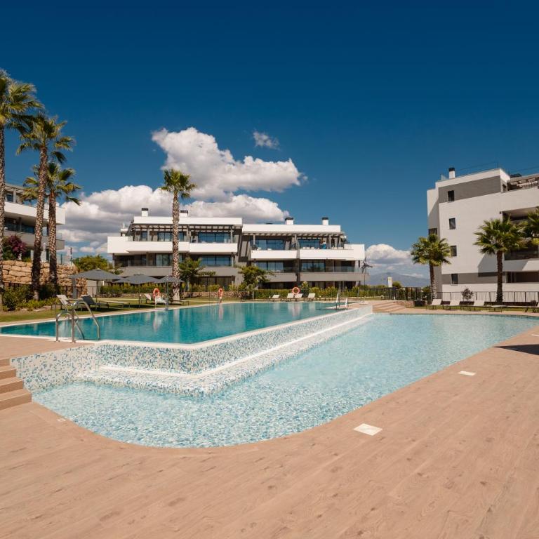 Magnificent apartment, close to the beach, in Estepona - Two-Bedroom Apartment - 48