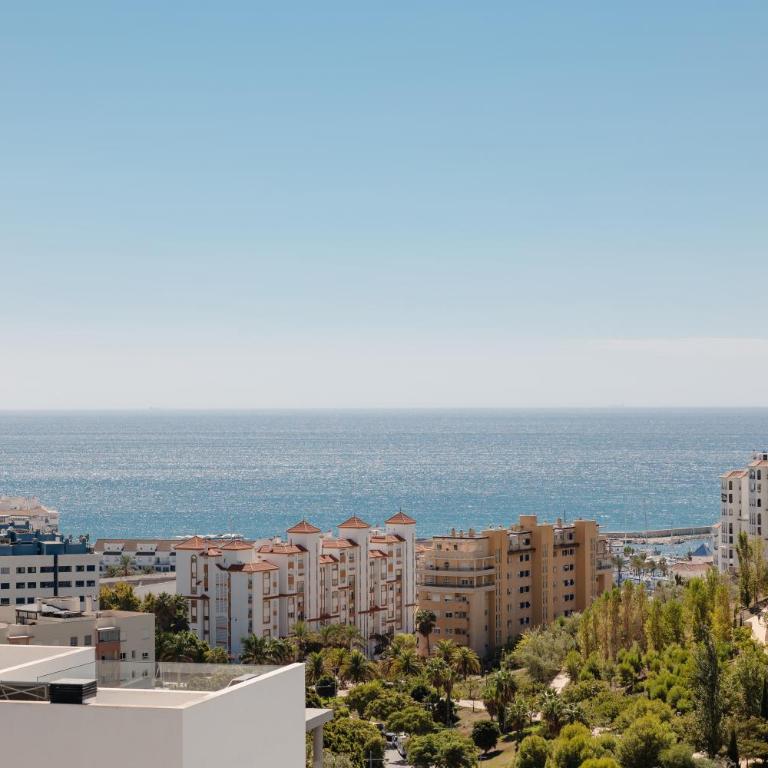 Magnificent apartment, close to the beach, in Estepona - Two-Bedroom Apartment - 12