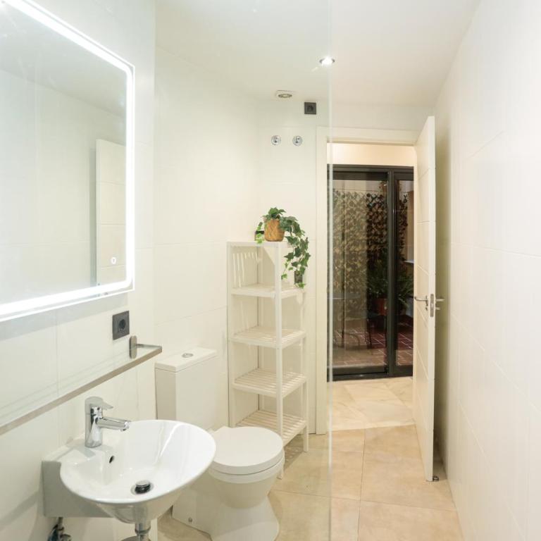 MonKeys Apartments Cervantes - Two-Bedroom Apartment - 30