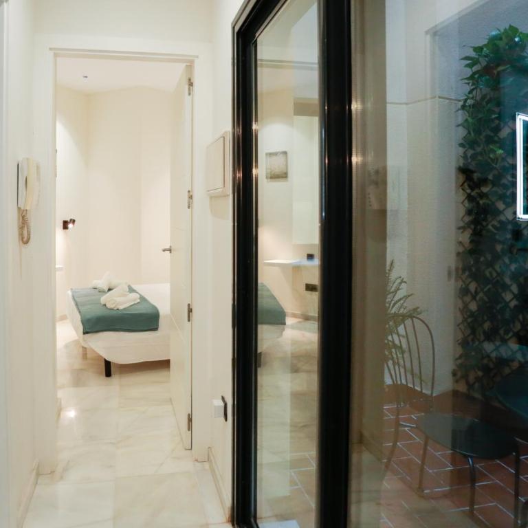 MonKeys Apartments Cervantes - Two-Bedroom Apartment - 18