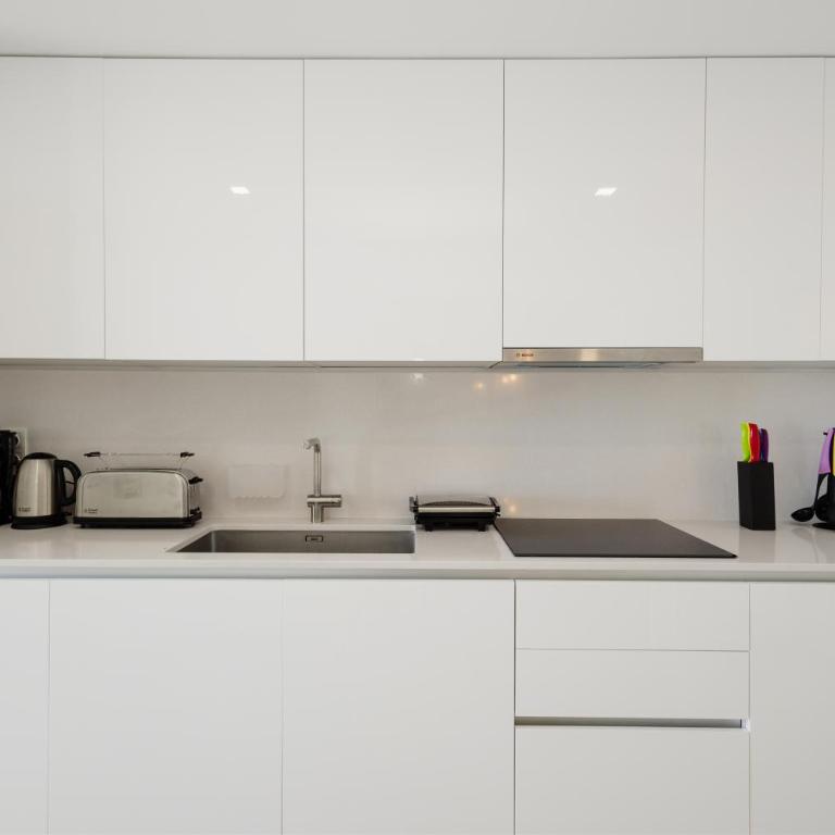 Magnificent apartment, close to the beach, in Estepona - Two-Bedroom Apartment - 4