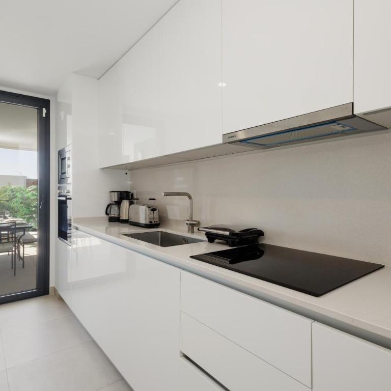 Magnificent apartment, close to the beach, in Estepona - Two-Bedroom Apartment - 24