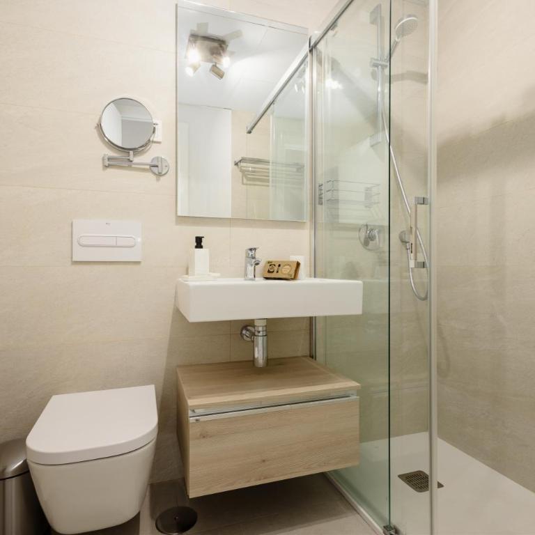 Magnificent apartment, close to the beach, in Estepona - Two-Bedroom Apartment - 6