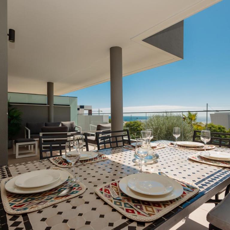 Magnificent apartment, close to the beach, in Estepona - Two-Bedroom Apartment - 43