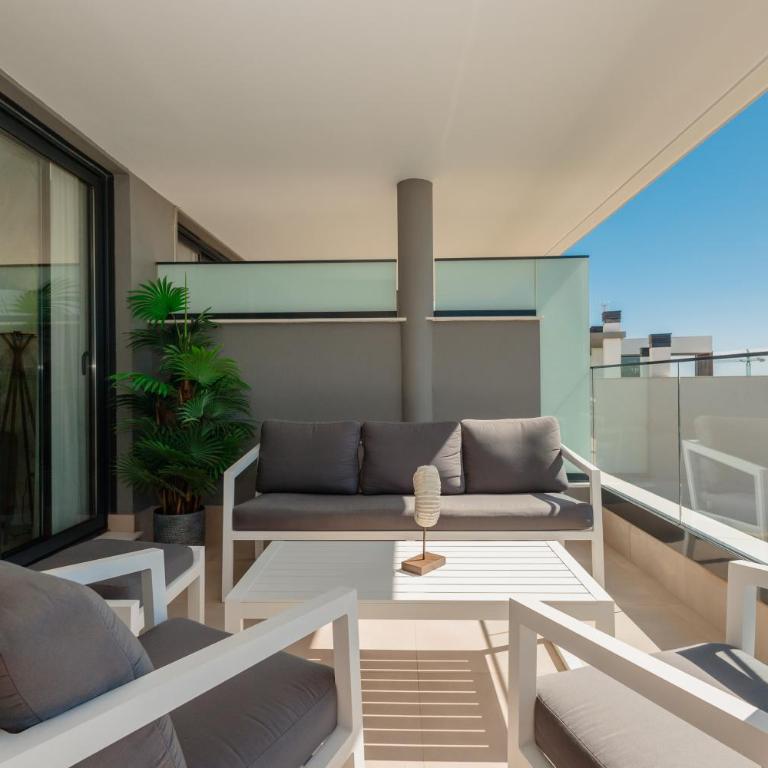 Magnificent apartment, close to the beach, in Estepona - Two-Bedroom Apartment - 9
