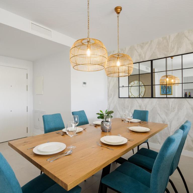 Magnificent apartment, close to the beach, in Estepona - Two-Bedroom Apartment - 3